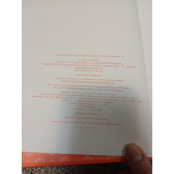 The Martha Stewart Living Cookbook The Original Classics C. 2007 - Picture 4 of 4